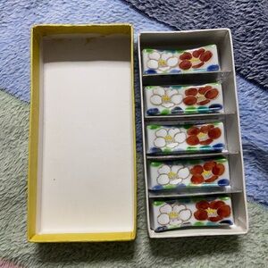 5PC. Set Floral Stoneware CHOPSTICK REST